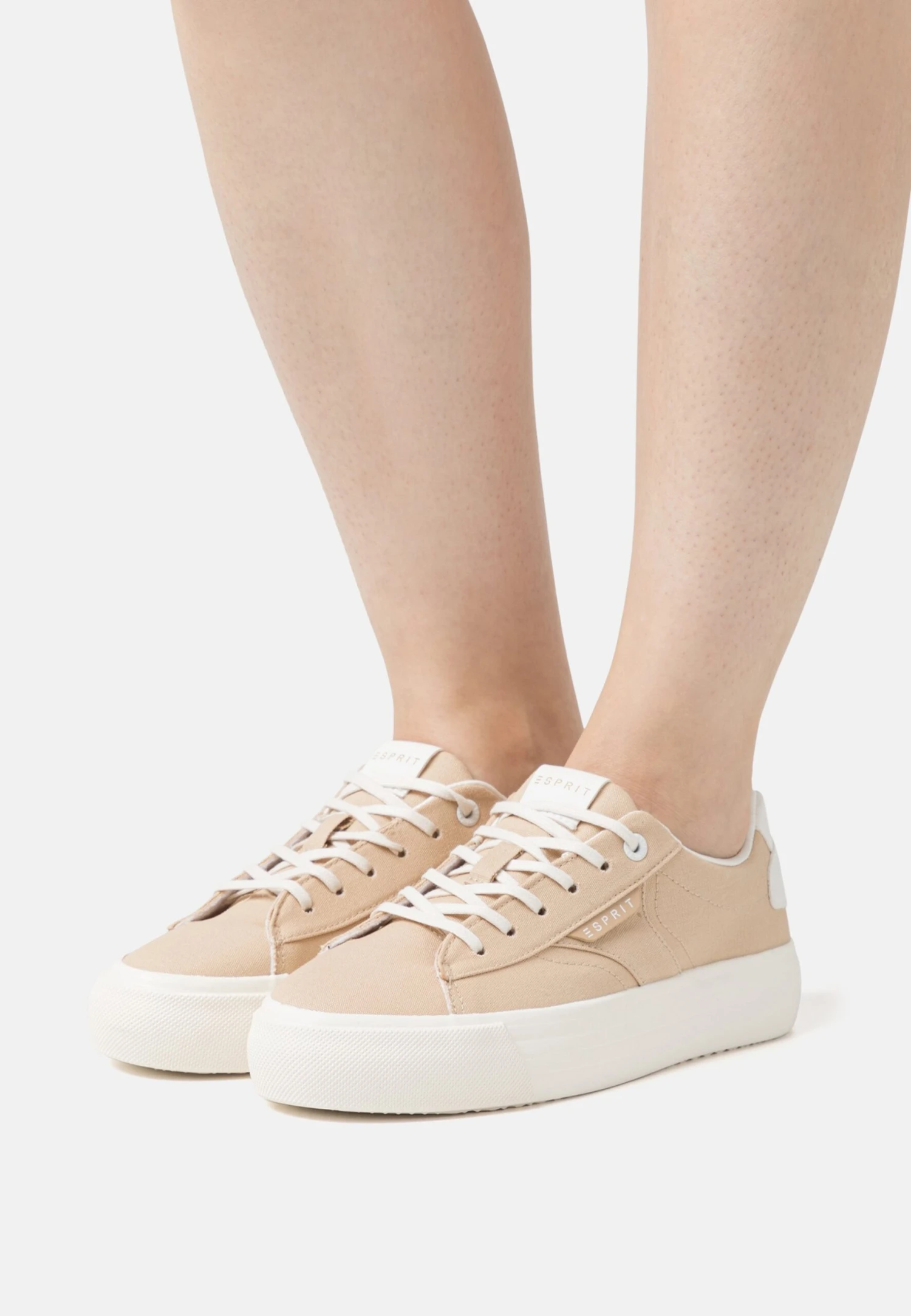ESPRIT Sneakers Laag - Sand