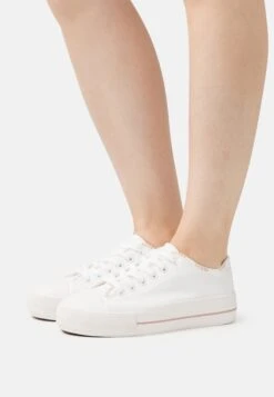 Guess Emma - Sneakers Laag - Weiß